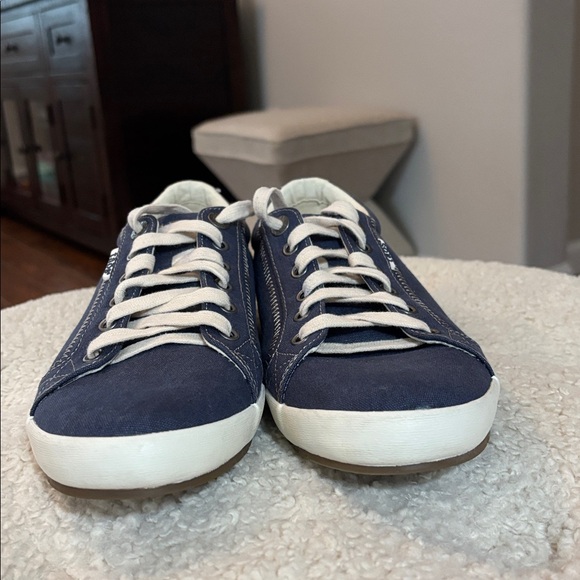 Taos sneakers glyde size 9 New - Picture 2 of 9